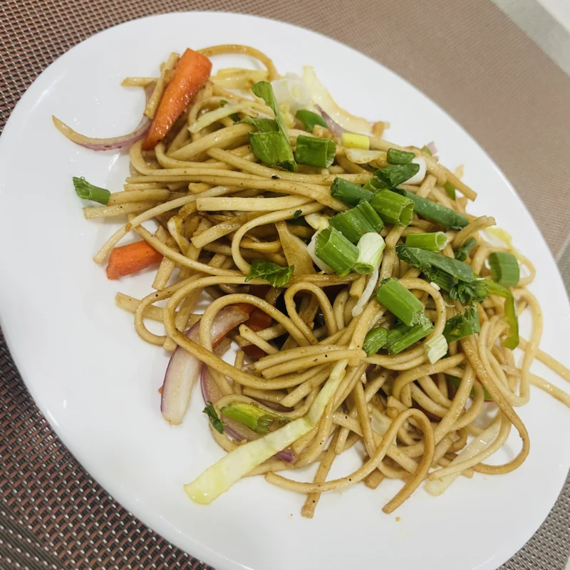 Veg Hakka noodles